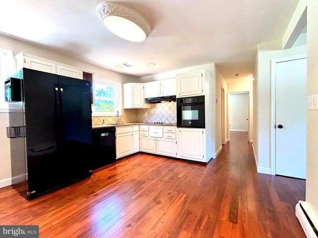464 MARTIN DR, Millersville, MD 21108