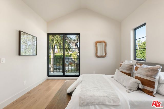 11748 La Maida Street, Valley Village, CA 91607