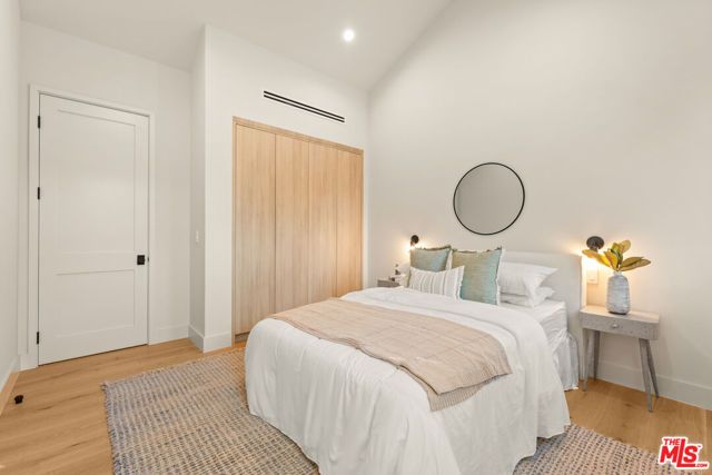 11748 La Maida Street, Valley Village, CA 91607