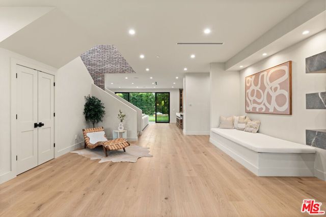 11748 La Maida Street, Valley Village, CA 91607