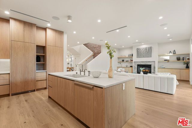 11748 La Maida Street, Valley Village, CA 91607