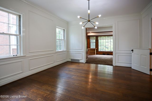 602 Sunset Rd, Louisville, KY 40206