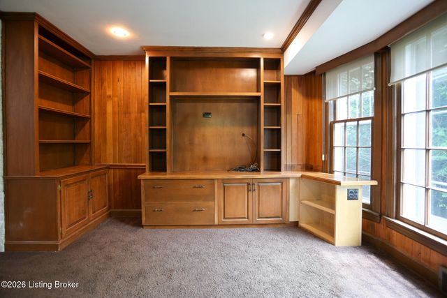602 Sunset Rd, Louisville, KY 40206