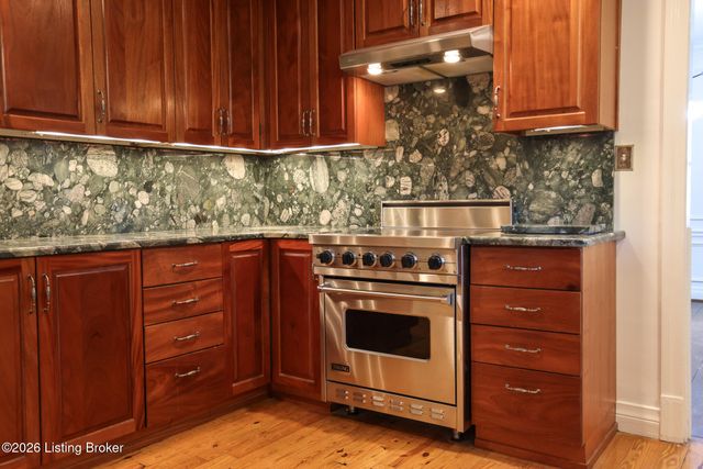 602 Sunset Rd, Louisville, KY 40206