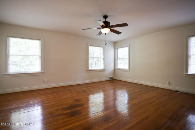 602 Sunset Rd, Louisville, KY 40206