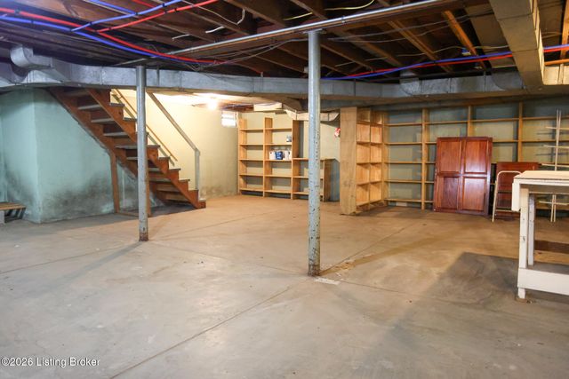 602 Sunset Rd, Louisville, KY 40206