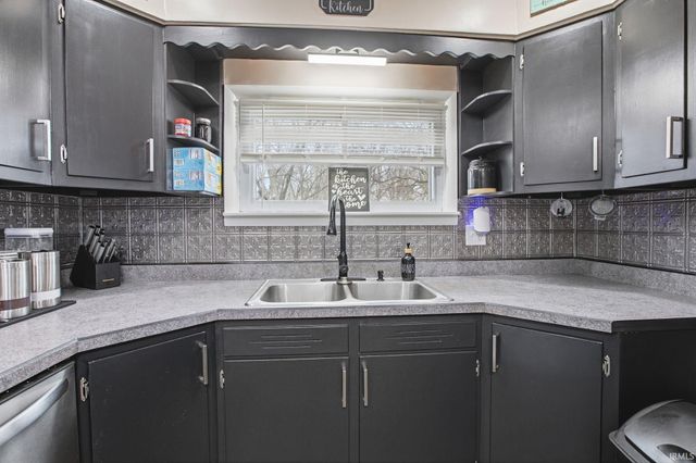 1009 E Montpelier Pike, Marion, IN 46953