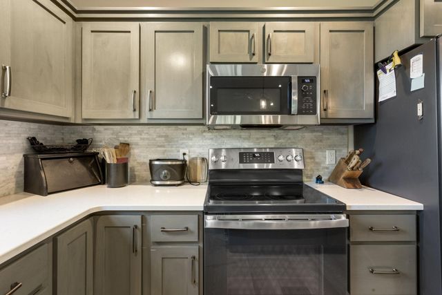 2909 Elgin Court, River Falls, WI 54022