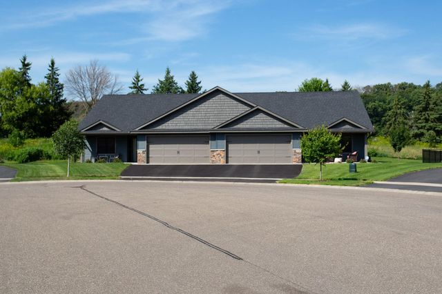 2909 Elgin Court, River Falls, WI 54022