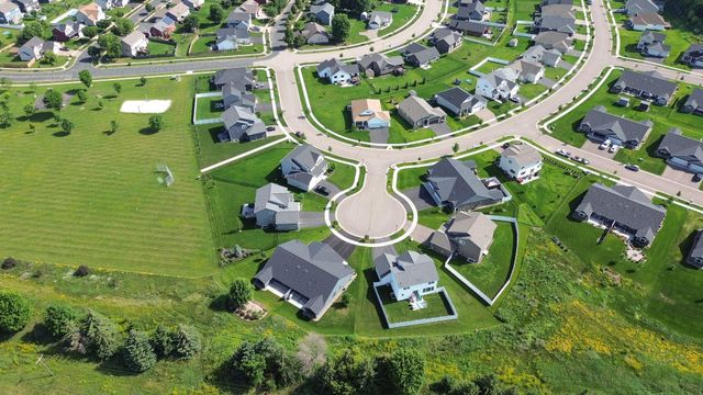 2909 Elgin Court, River Falls, WI 54022