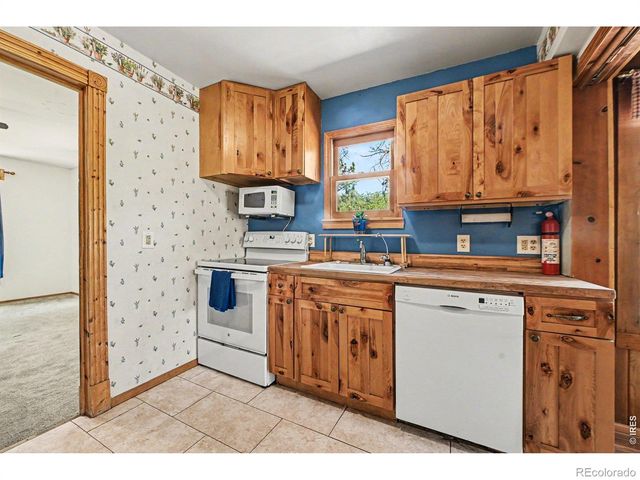 19 Pipers Canyon Rd Road, Glen Haven, CO 80532