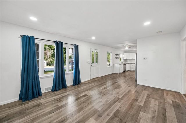 14601 E 39th Street S, Independence, MO 64055