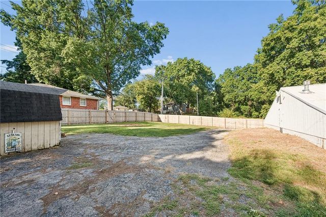 14601 E 39th Street S, Independence, MO 64055
