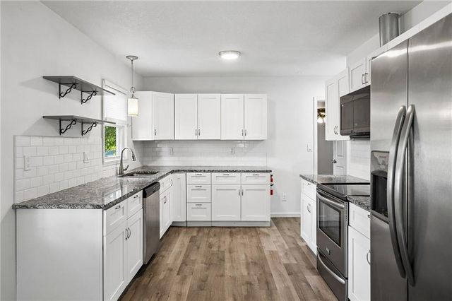 14601 E 39th Street S, Independence, MO 64055