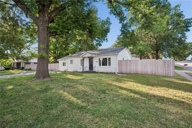 14601 E 39th Street S, Independence, MO 64055