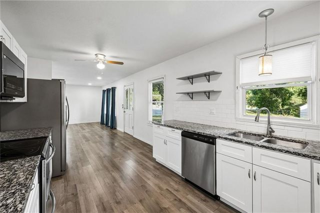 14601 E 39th Street S, Independence, MO 64055