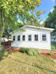 2325 Wilkes Road, Oregon, OH 43616