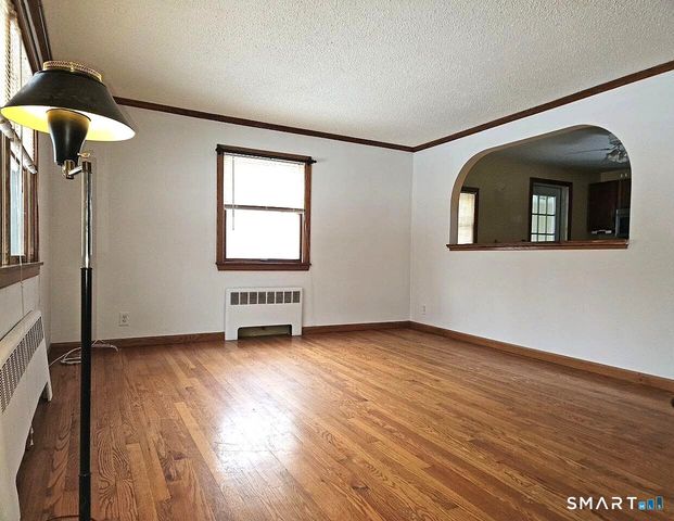 35 Lardner Road, Bristol, CT 06010