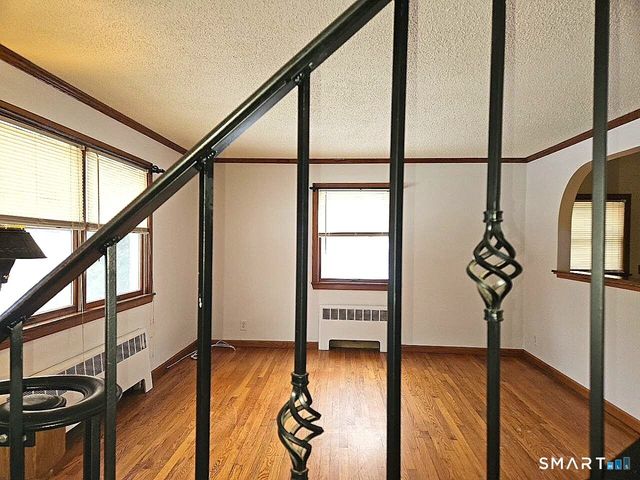 35 Lardner Road, Bristol, CT 06010