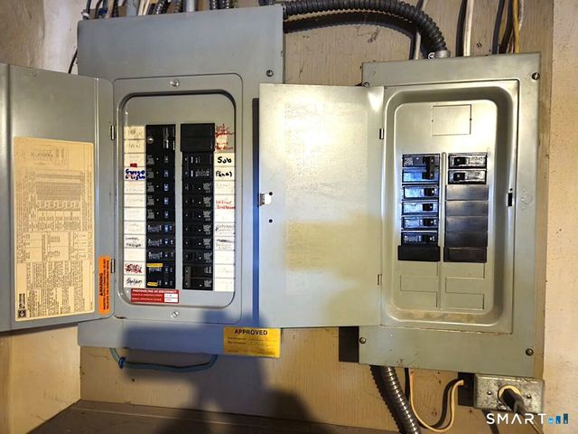 35 Lardner Road, Bristol, CT 06010