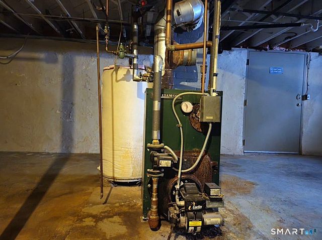 35 Lardner Road, Bristol, CT 06010