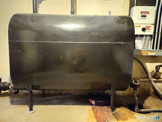 35 Lardner Road, Bristol, CT 06010