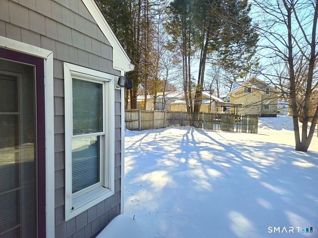 35 Lardner Road, Bristol, CT 06010