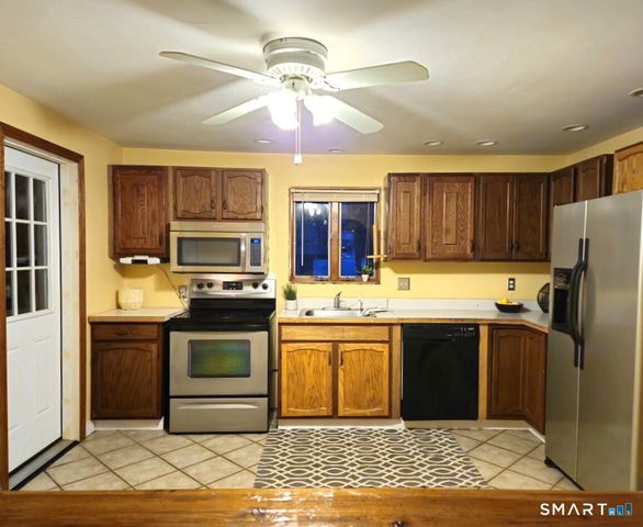 35 Lardner Road, Bristol, CT 06010