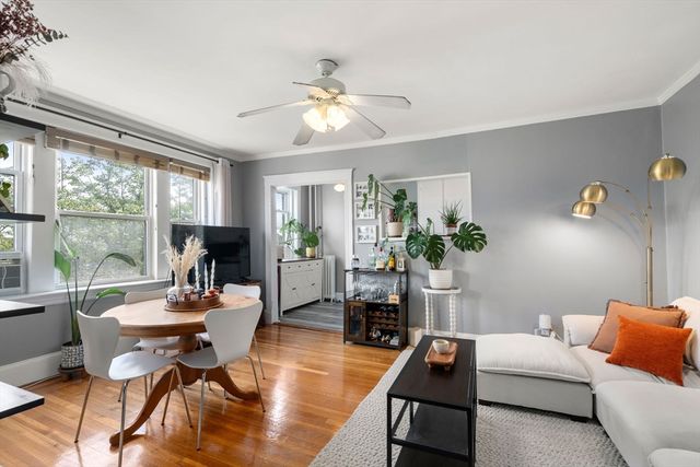1607 Commonwealth Ave 24, Boston, MA 02135