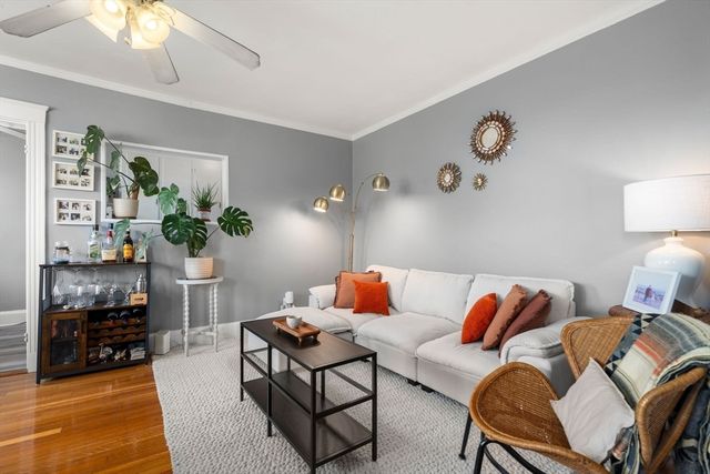 1607 Commonwealth Ave 24, Boston, MA 02135