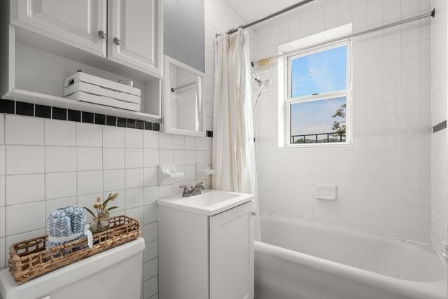 1607 Commonwealth Ave 24, Boston, MA 02135