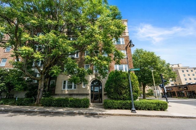 1607 Commonwealth Ave 24, Boston, MA 02135