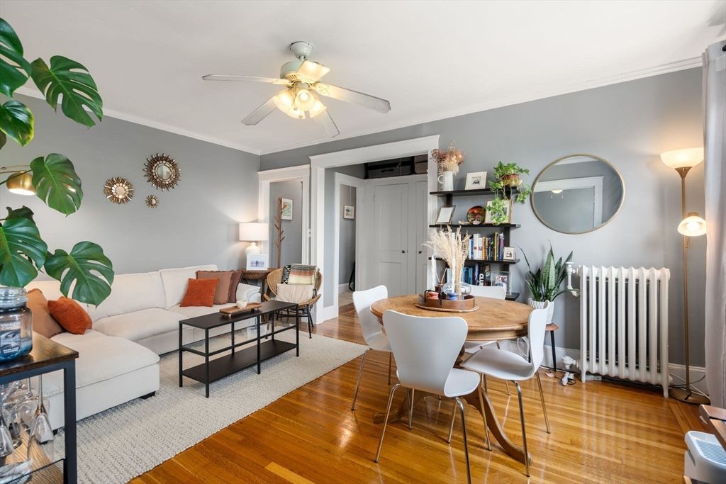 1607 Commonwealth Ave 24, Boston, MA 02135