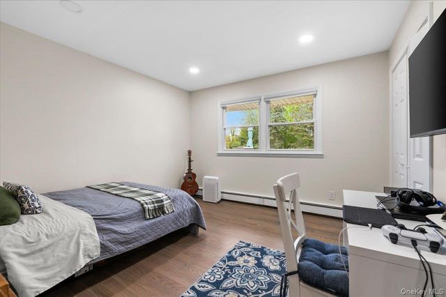 11 Beaver Drive, Bayville, NY 11709