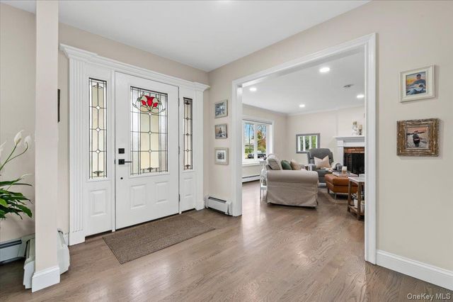 11 Beaver Drive, Bayville, NY 11709