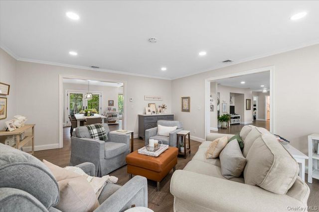 11 Beaver Drive, Bayville, NY 11709