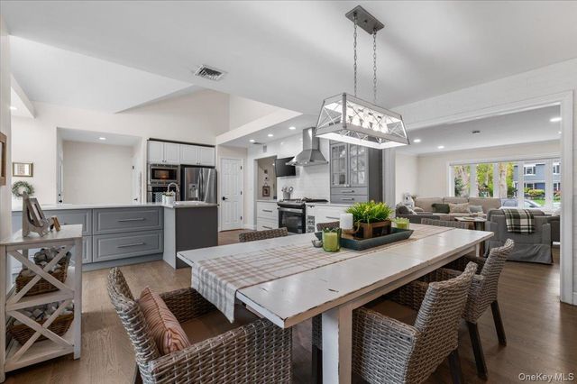 11 Beaver Drive, Bayville, NY 11709