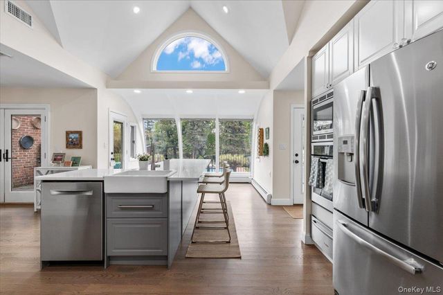 11 Beaver Drive, Bayville, NY 11709