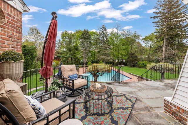 11 Beaver Drive, Bayville, NY 11709