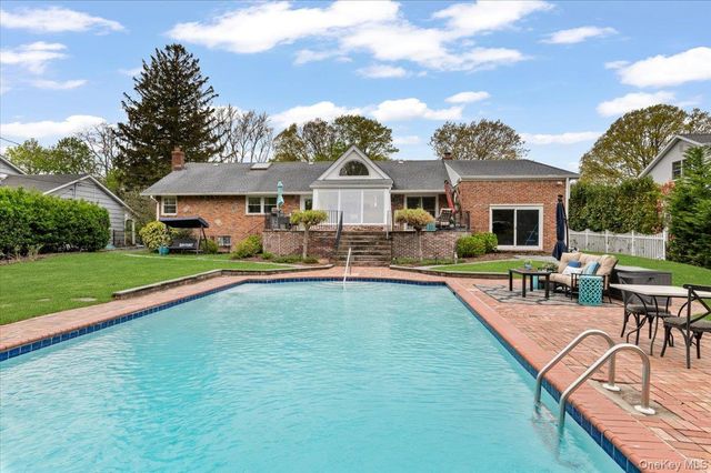 11 Beaver Drive, Bayville, NY 11709