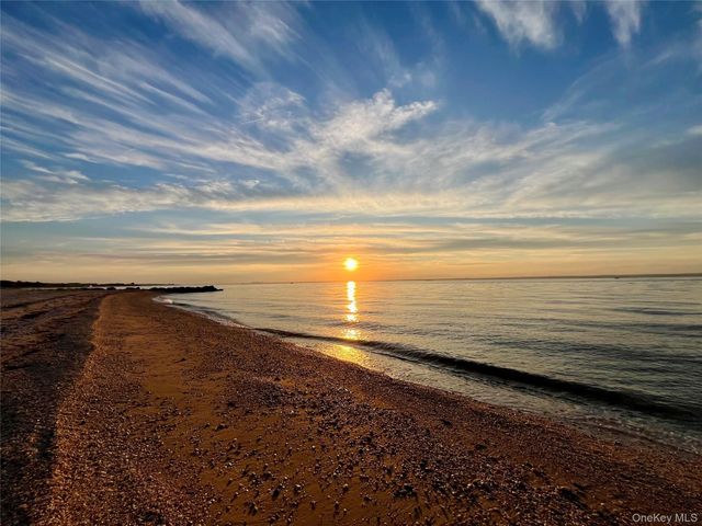 11 Beaver Drive, Bayville, NY 11709