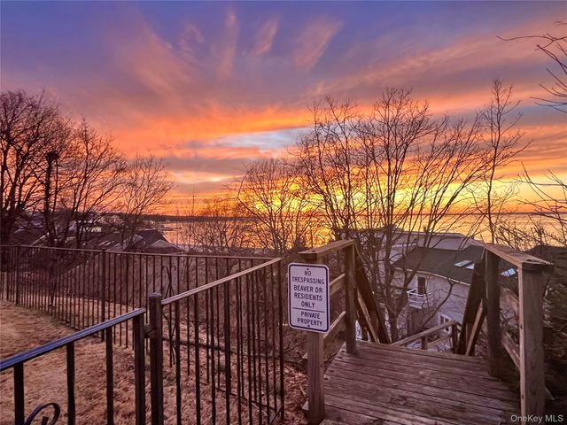 11 Beaver Drive, Bayville, NY 11709