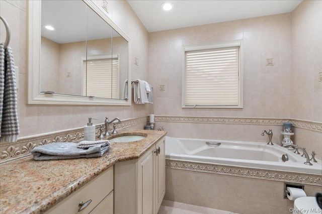 11 Beaver Drive, Bayville, NY 11709