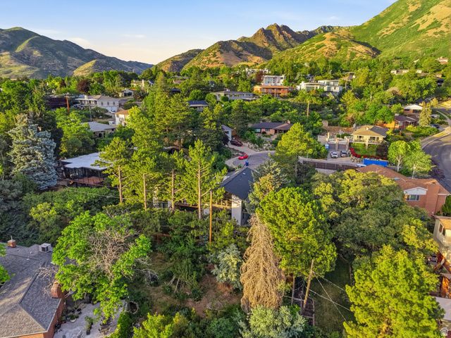 2651 E HIAWATHA CIR, Salt Lake City, UT 84108
