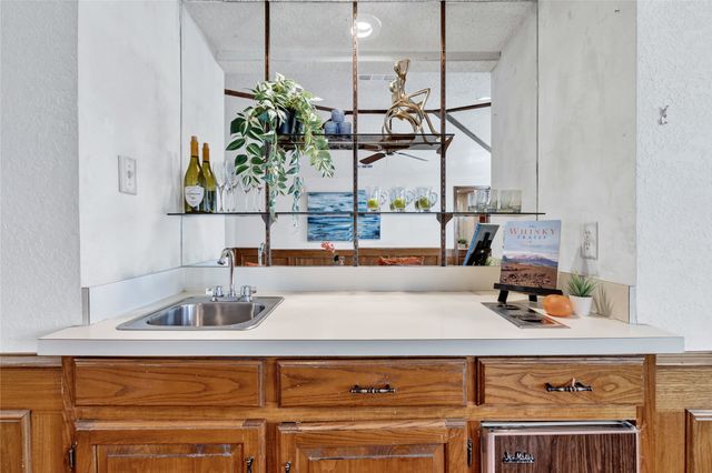 1104 Mayleaf Drive, Irving, TX 75060