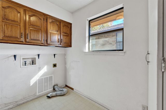 1104 Mayleaf Drive, Irving, TX 75060