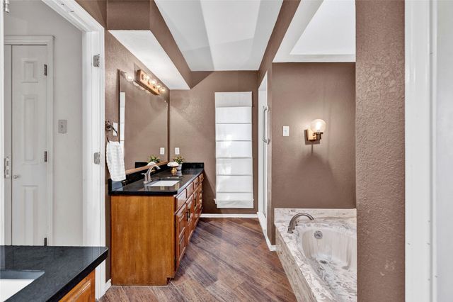 1104 Mayleaf Drive, Irving, TX 75060