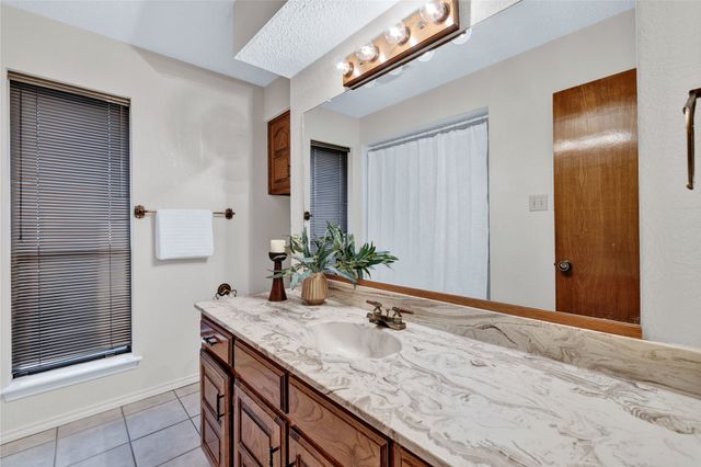 1104 Mayleaf Drive, Irving, TX 75060