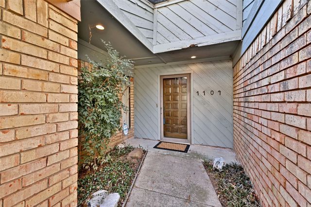 1104 Mayleaf Drive, Irving, TX 75060