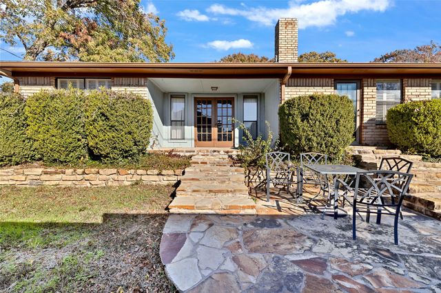 1104 Mayleaf Drive, Irving, TX 75060